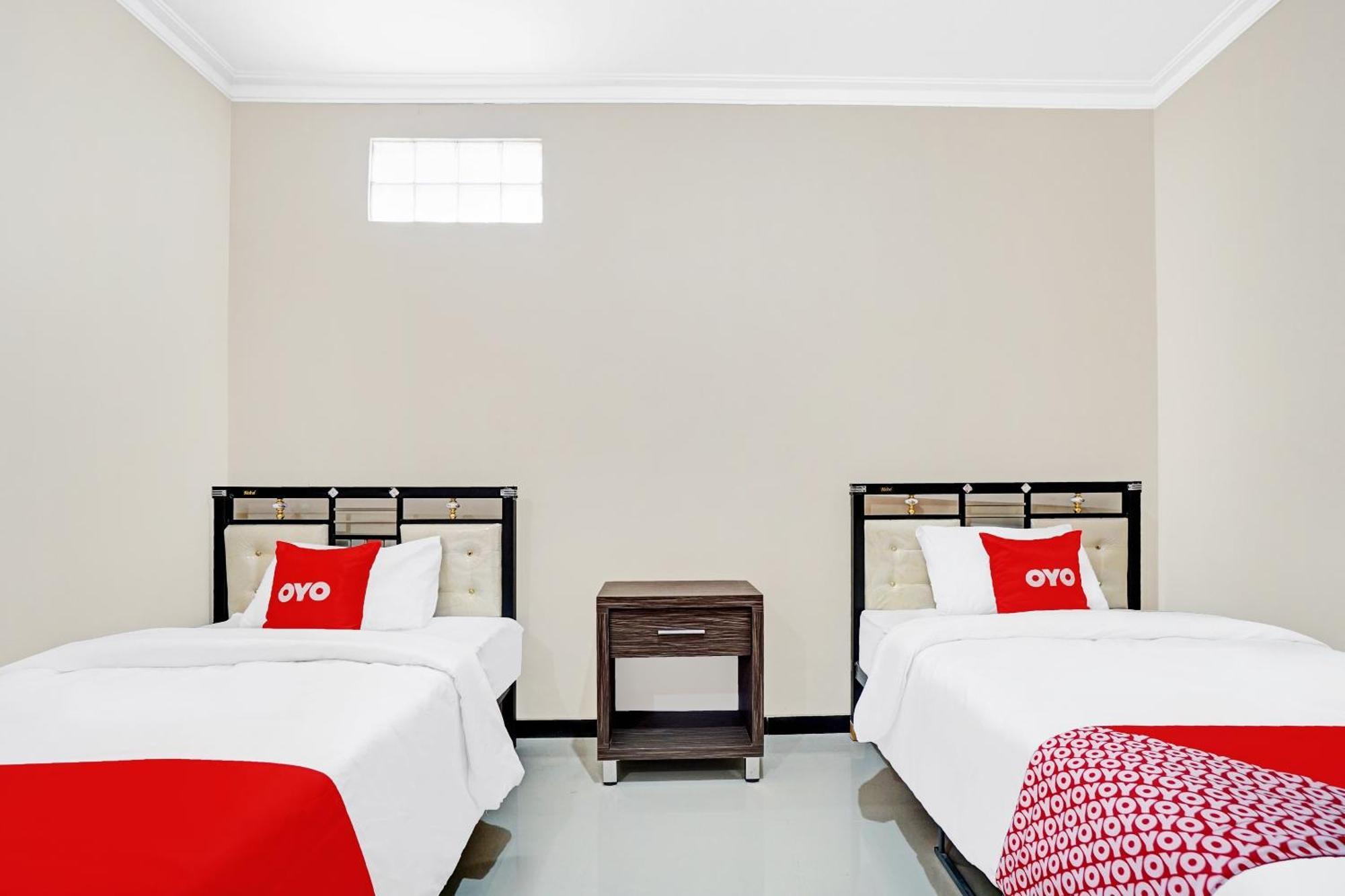 Avisha Guest House Syariah マラン エクステリア 写真